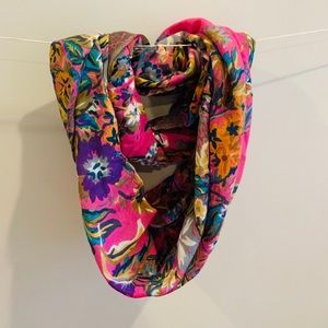 Stunning SAACHI Infinity Scarf